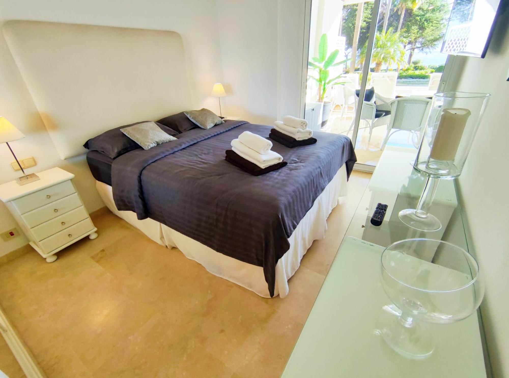 Luxury Frontline Residence Ehhouse Εστεπόνα Εξωτερικό φωτογραφία